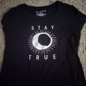 Wound Up Black 'Stay True' Sunburst Tee